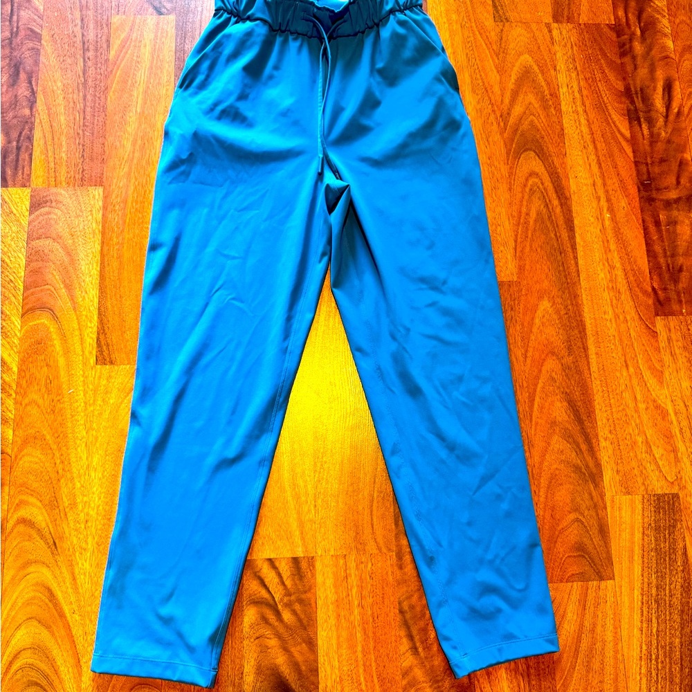 Lululemon size 4  Stretch High-Rise Pant 7/8 Length